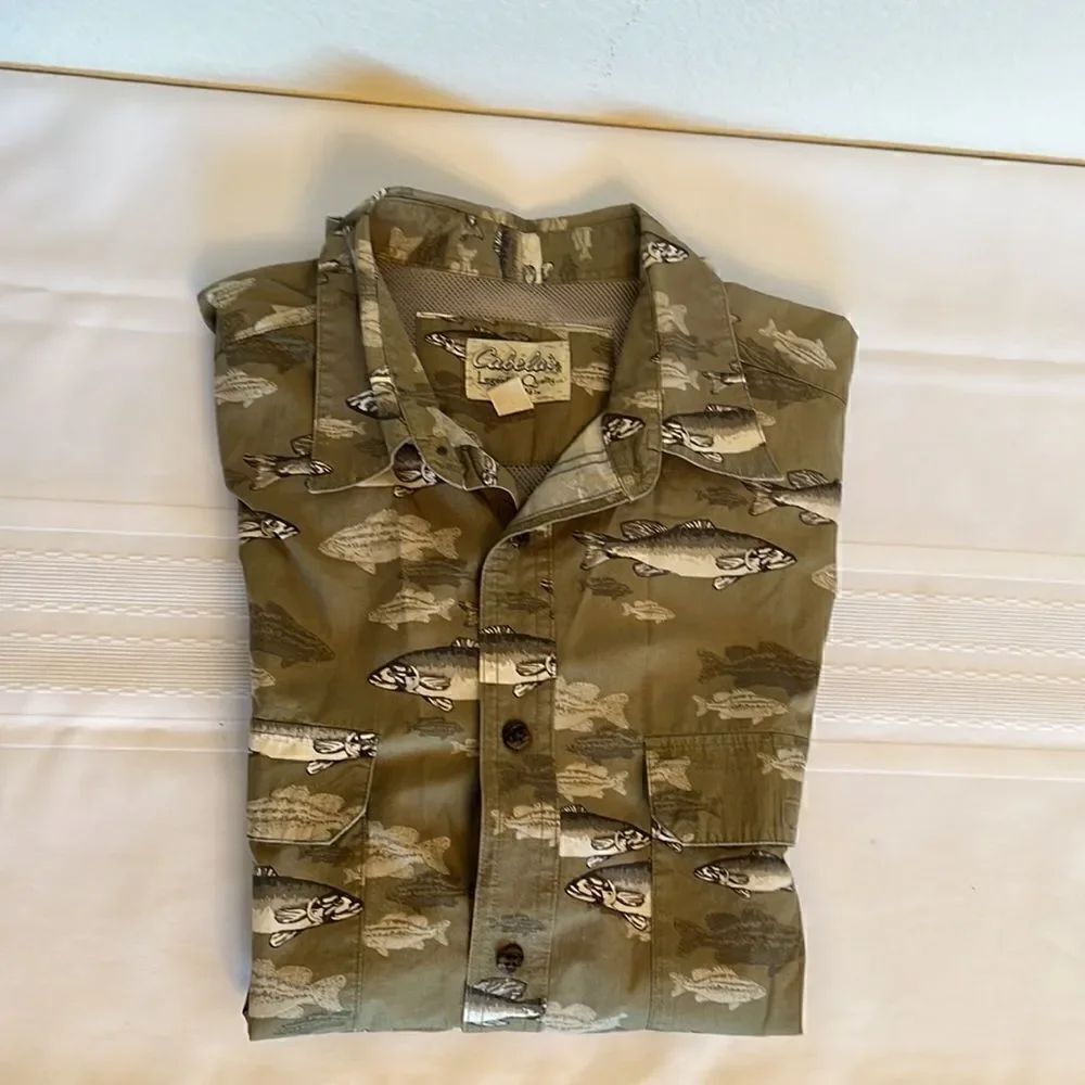 Cabela’s Legendary Quality Men’s Short Sleeve Button-Down Shirt - Size L